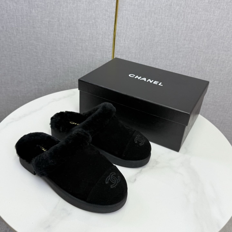 Ch**el slippers